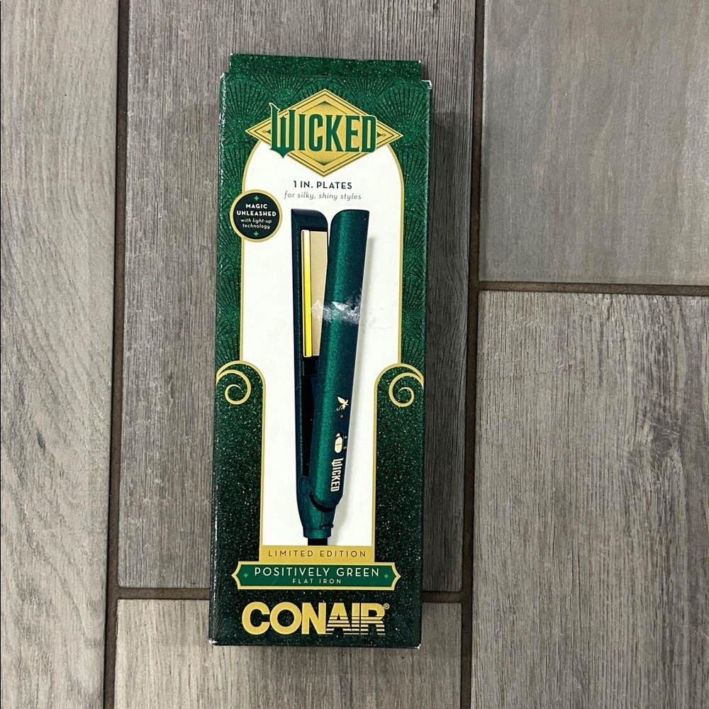 Wicked Elphaba Flat Iron by Conair, 1” Hair Straightener – Limited Edition Green